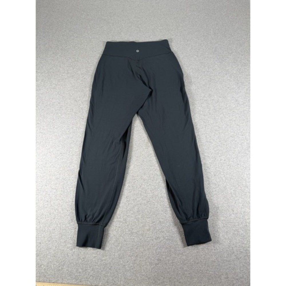 Lululemon On The Fly Jogger Womens 6 Black Stretch Lightweight Pants - Picture 3 of 9